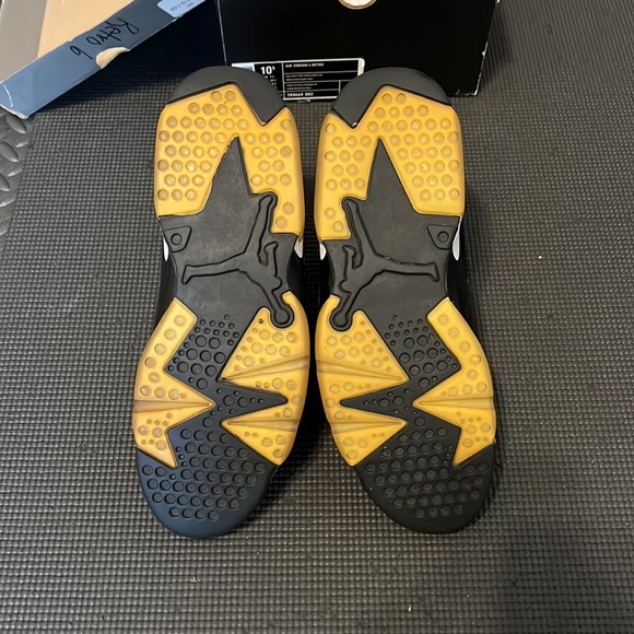 Air Jordan 6 Retro  Lakers - Picture 3 of 7